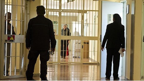 Carenze d'organico e sovraffollamento delle carceri: la polizia penitenziaria lombarda continua la protesta