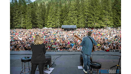 In 4mila per il concerto a sorpresa ai Laghi di Fusine: ecco chi c’era sul palco