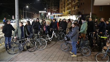 La rabbia dei ciclisti di Bologna dopo l’incidente: basta morti in strada