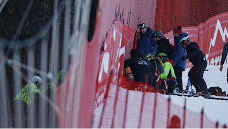 Paura per Sarrazin caduto in prova a Bormio: ematoma alla testa, lo operano in serata