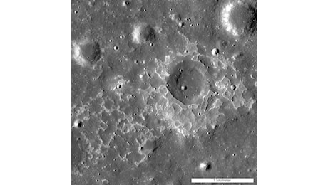 Perle di vetro sulla Luna dimostrano attività vulcanica recente