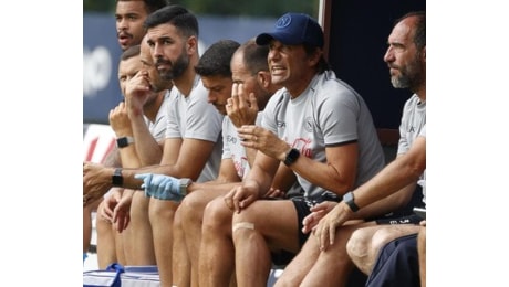 Napoli, cambio di modulo e gambe imballate: la nuova era di Conte inizia con 4 gol