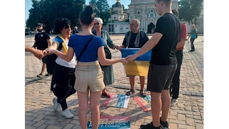Cesena, piazza di pace a Kiev coi missili sopra la testa: il prof 77enne racconta
