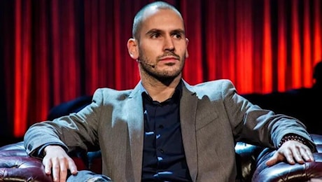 CLAMOROSO! Omicidio Chiara Poggi, le intercettazioni di Andrea Sempio su Giallo: “A chi mi ha fatto girare le balle devo dare una coltellata…”. E “il coltello regalato” e le parole del padre: “Ti aiuteremo...”