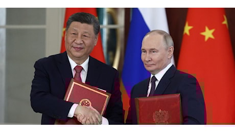 Il presidente cinese Xi JInping ancora in visita a Mosca, grande cordialità con Putin, parteciperà alle celebrazioni per il giorno della vittoria