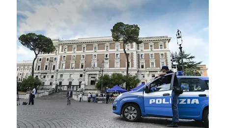 Capodanno, con la direttiva del Viminale “zone rosse” e più controlli