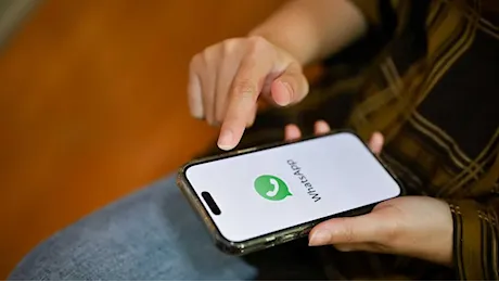 WhatsApp introduce il tasto rapido per rispondere ai messaggi vocali