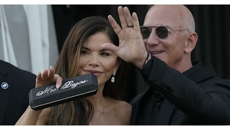 Bezos e Sanchez, il reportage dei fotografi veronesi che ha conquistato i tabloid Bezos e Sanchez, il reportage dei fotografi veronesi che ha conquistato i tabloid