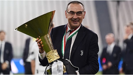 Sarri SNOBBA lo Scudetto con la Juve: «NON vivo di ricordi, NON mi fermo a riguardarlo. Buffon una volta mi disse UNA COSA»