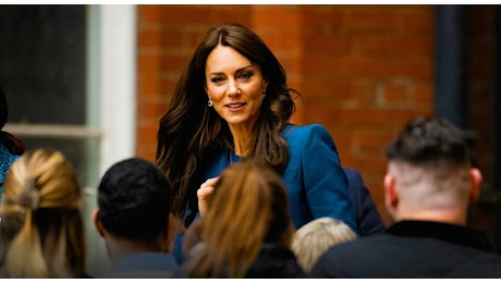 Kate Middleton, la nuova biografia: dalla morte (di tumore) della Regina alla lite tra William e re Carlo, ecco tutte le rivelazioni