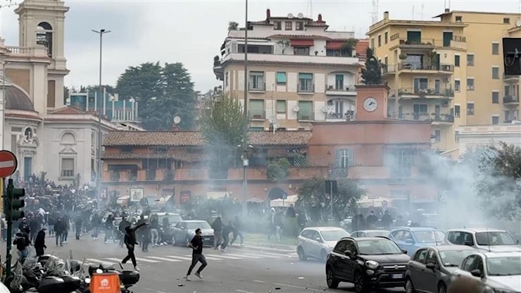 Un arresto per gli scontri prima del derby. Sale a 24 il bilancio degli agenti feriti - la Repubblica Un arresto per gli scontri prima del derby. Sale a 24 il bilancio degli agenti feriti - la Repubblica