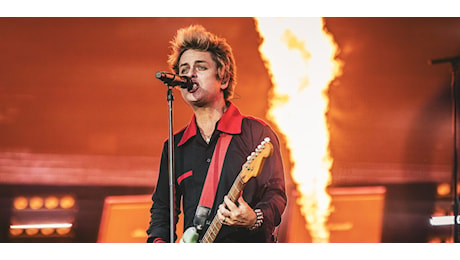 La «celebrazione» dei Green Day, live a Milano: adrenalina made in USA per guardare il mondo intorno a noi