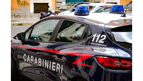 San Severo, uomo spara alla moglie nel parcheggio di un supermercato e si uccide .