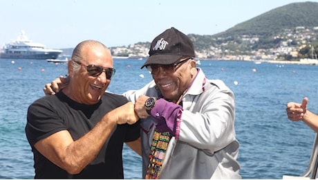 Quando Quincy Jones scoprì la bellezza di Ischia che gli aveva decantato Tony Renis. E rivelò: Io, gangster mancato, amo il vostro Paese