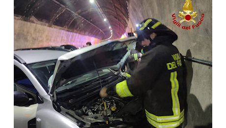 San Benedetto, incidente in autostrada nella corsia di sorpasso. Coinvolte 7 vetture