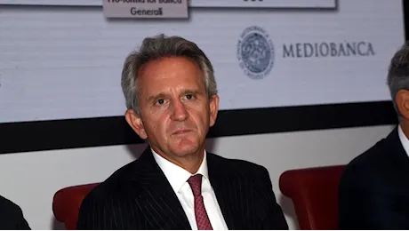 Mediobanca: utile in rialzo. Nagel sulle ops: “Valore con Banca Generali, rischi altissimi con Mps. Per Siena meglio operazione fra pari”