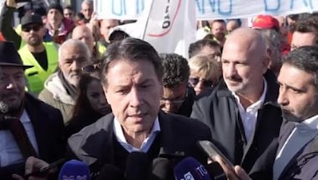 Conte con i lavoratori di Stellantis: Il Governo ha tagliato 4,6 miliardi all'automotive