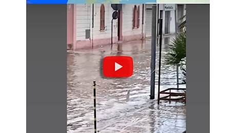 Meteo: Ancora, violento nubifragio allaga Civitanova Marche, il Video