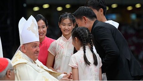 Papa Francesco chiude a Singapore il viaggio in Oriente: l'insegnamento del primo missionario e il sogno Cina