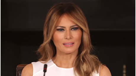 Melania Trump si confessa: Io lasciata sola. E con Re Carlo si scambiano lettere