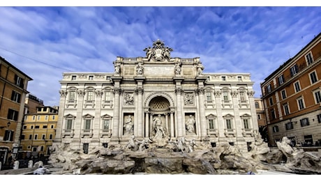 Riapre la Fontana di Trevi, ma l’accesso sarà consentito solo a 400 persone per volta