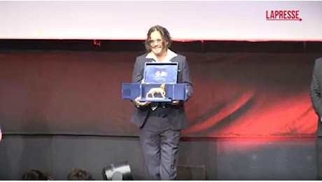 Johnny Depp e il premio alla carriera alla Festa del Cinema di Roma: «Senza di voi non sarei qui»