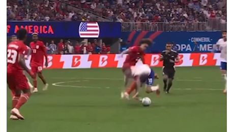Pulisic e Musah sconfitti con gli USA! L’attaccante COLPITO alle spalle da un avversario, ecco cosa è SUCCESSO – VIDEO