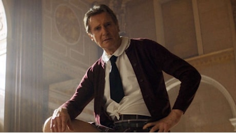Una pallottola spuntata: Pamela Anderson e Liam Neeson in un reboot che promette colpi di scena sorprendenti!