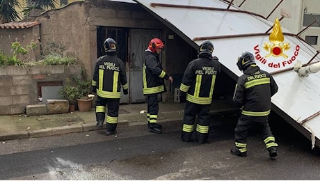 Disagi e danni per il forte vento in provincia di Oristano: ecco la mappa delle emergenze – Foto