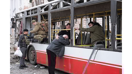 Ucraina, 618 i bambini morti nella guerra. Zelensky: “Se non fermiamo Putin rischio guerra mondiale”