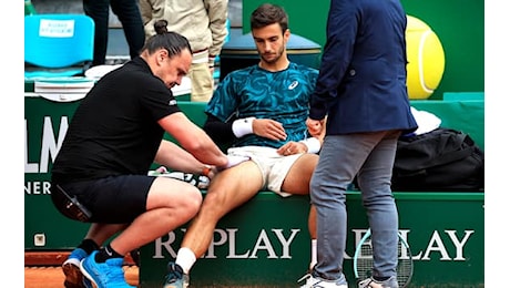 Infortunio per Musetti in finale a Monte-Carlo, salta l'Atp 500 di Barcellona: le news