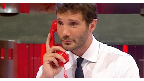 Affari Tuoi, chi piazzano a sfidare Stefano De Martino: voci esplosive