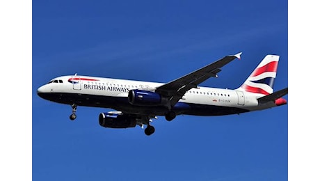 Aereo della British Airways diretto da Firenze a Londra segnala un problema al motore e atterra a Malpensa