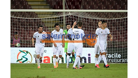 Serie B: nell'anticipo Spezia Bari finisce 0-0