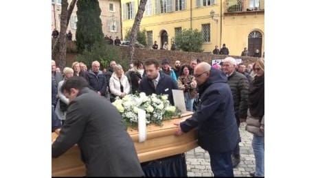 Luca e Cristian, a Santarcangelo due funerali per un grande abbraccio