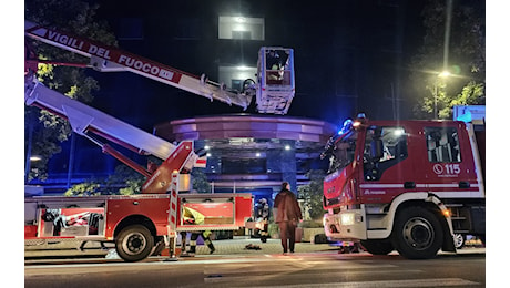 Incendio dentro l'hotel Alexander ad Abano, evacuati 273 ospiti, 40 persone intossicate