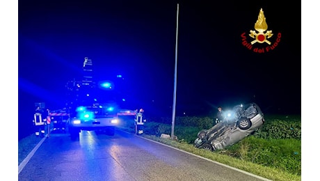 Incidenti stradali, auto si ribalta nel Padovano: morto conducente