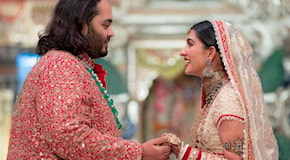Il circo vip delle nozze indiane da miliardi di dollari, il lusso cafonal indigna i social