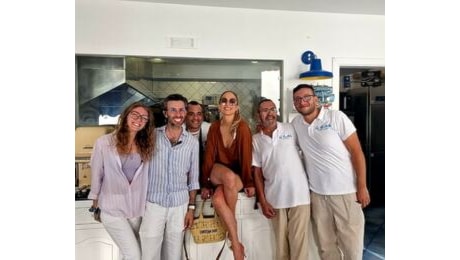 Estate 2024: vacanze in Costiera Amalfitana per Jennifer Lopez