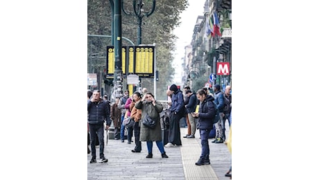 Bus e metro al contagocce, strade intasate: taxi rinforzati per far fronte allo sciopero dei trasporti