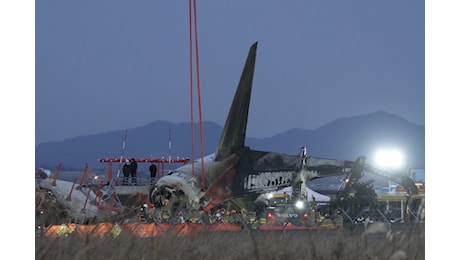 Incidente aereo in Corea del Sud: «Un sopravvissuto si è svegliato»