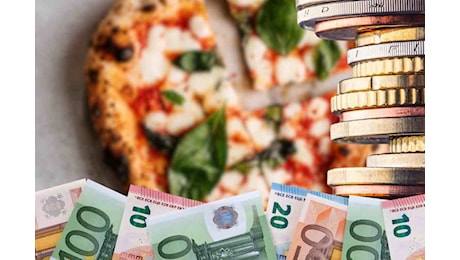 Sembra caduta per terra e rimessa nel piatto, ma costa 1500 euro: è la pizza più cara in assolut