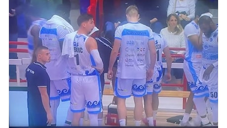 Finalmente! Prima vittoria del Napoli Basket, sconfitta Scafati per 96-94