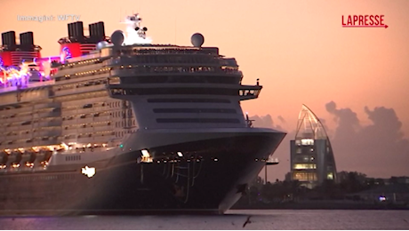 VIDEO Florida, la nave da crociera Disney Treasure arriva a Port Canaveral