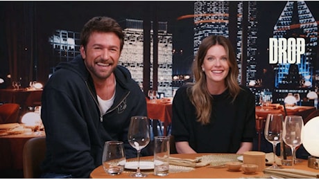 Drop – Accetta o Rifiuta: Brandon Sklenar e Meghann Fahy svelano segreti e sorprese dell’ultima stagione