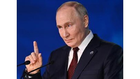 Putin: 'Complimenti a Trump, pronto a dialogare con lui'