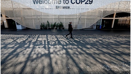 Cop 29 a Baku, la conferenza Onu sul clima. Svizzera: Cina e Russia paghino la crisi climatica