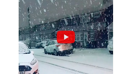 Meteo: la Neve imbianca l'Inghilterra, fiocchi anche a Londra, il Video