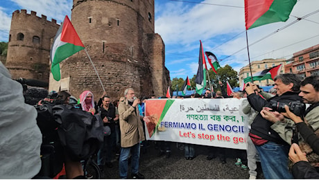 VIDEO | Palestina libera, 7 mila in piazza. Corteo parte e fa il giro della piazza