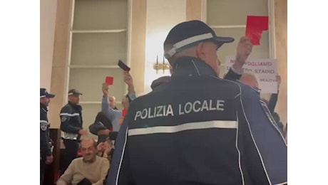 Vergogna. I comitati civici a difesa del Meazza contro Beppe Sala